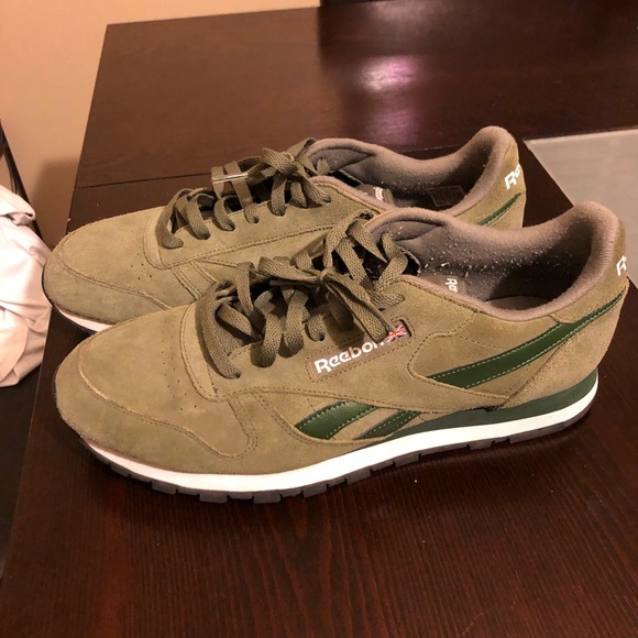 Green Reebok - Picture 3 of 6